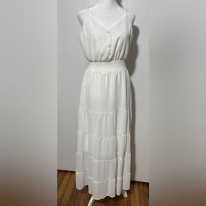 Elegant White Maxi Dress​